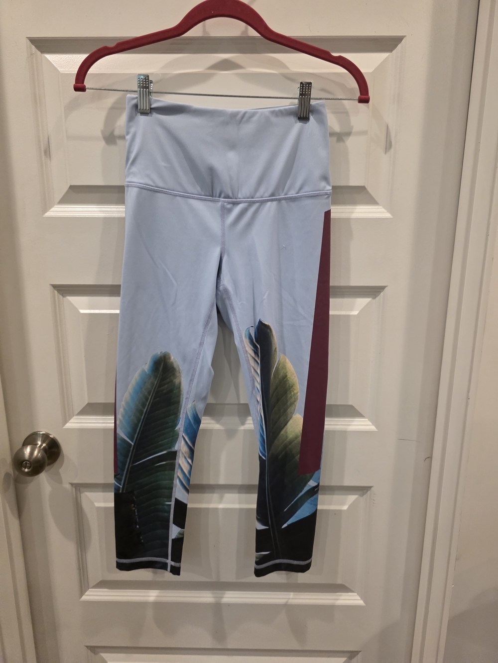 Zella Light Blue Tropical Leaf Leggings with Burgundy Panels